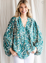 Load image into Gallery viewer, On The Move Leopard Print Top