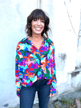 Load image into Gallery viewer, Feeling Royal Floral Abstract Print Top
