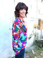 Load image into Gallery viewer, Feeling Royal Floral Abstract Print Top
