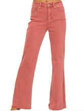 Load image into Gallery viewer, Acid Wash Frayed Hem Jeans
