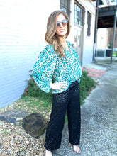 Load image into Gallery viewer, On The Move Leopard Print Top
